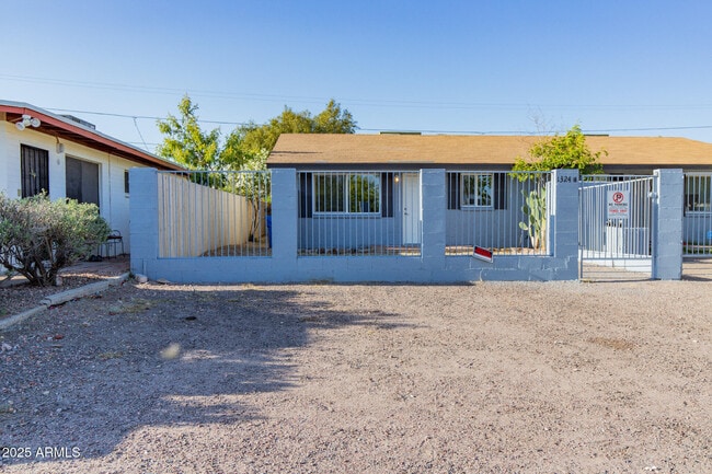Building Photo - 1324 E Peoria Ave