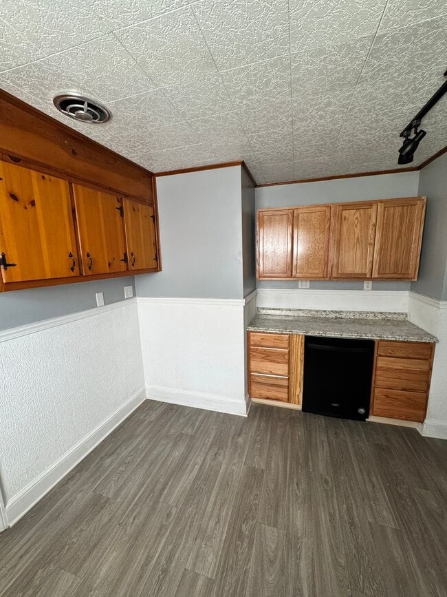 Building Photo - Cozy 4 bed 1.5 bath Ranch House in Petersburg