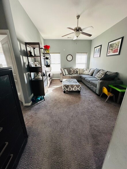 Building Photo - 226 Willow Point Cir