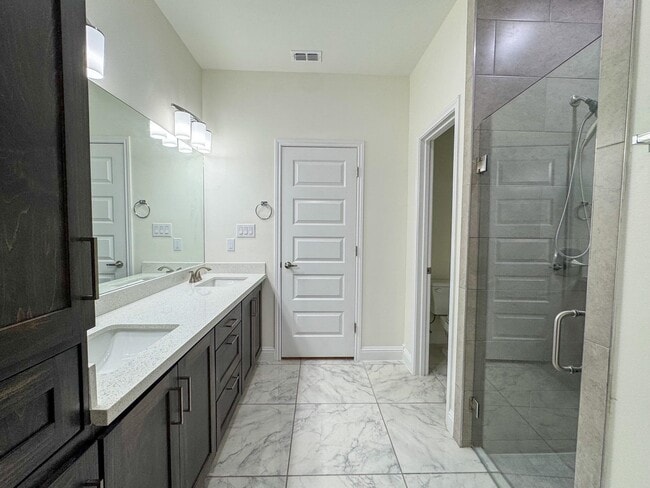 Building Photo - 1421 Eagles Ln