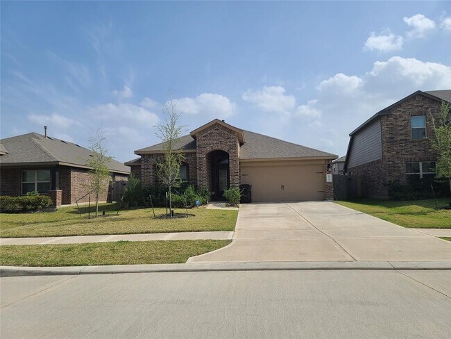 Primary Photo - 18315 Pin Oak Lake Dr