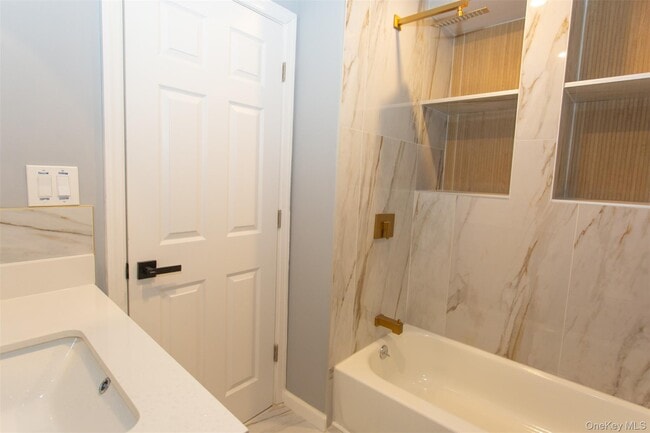 Building Photo - 712 Barnes Ave