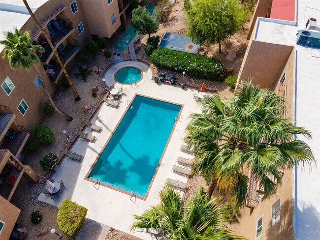 Building Photo - 2 Bedroom - 2 Bath Condo