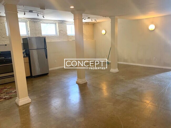 Building Photo - 72 Frankfort St