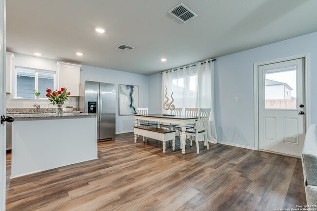 Building Photo - 10334 Big Four