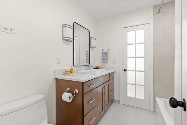 Building Photo - Newly Renovated Pool Home