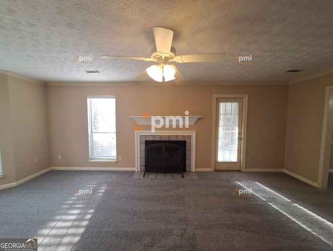 Building Photo - 160 Braelinn Courts