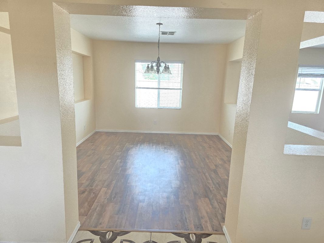 Building Photo - 1482 Peppermint Dr