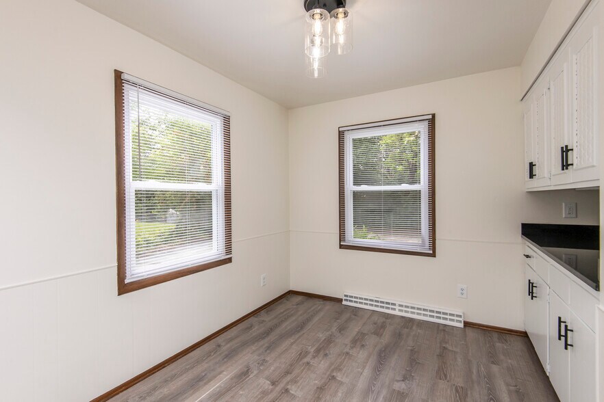 Building Photo - 2621 N 122nd St