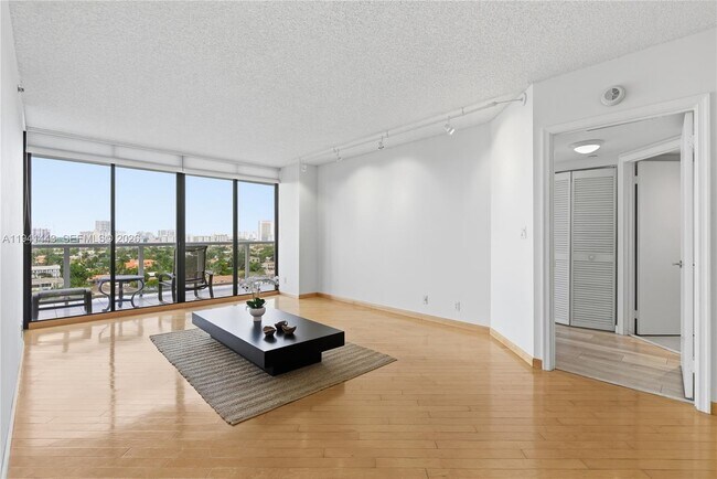 Building Photo - 3598 Yacht Club Dr