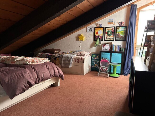 Building Photo - 1904 Sierra Nevada Rd