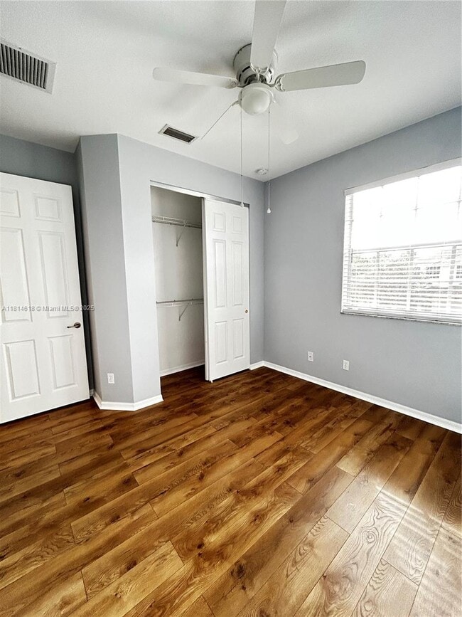 Building Photo - 9980 E Villa Cir