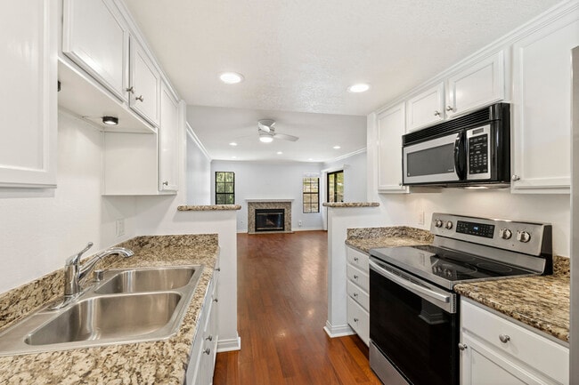 Building Photo - 12059 Alta Carmel Ct