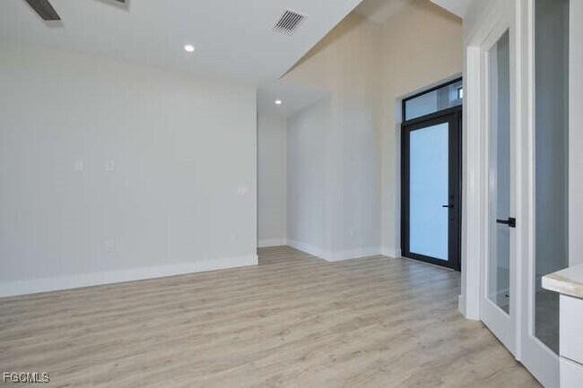 Building Photo - 1645 NW 38th Pl