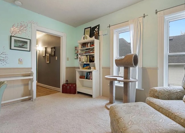 Building Photo - STUNNING Saint Paul Single Family Home - High End Upgrades Throughout