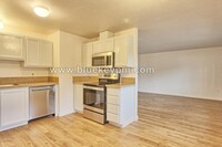 Building Photo - 2 Bed, 1 Bath Apartment Near Bagley Commun...