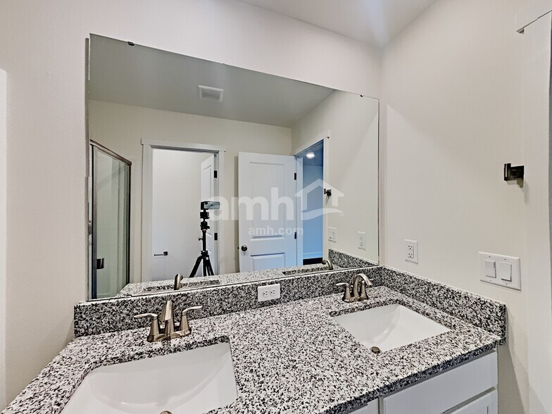 Building Photo - 33088 Naches Peak Ln