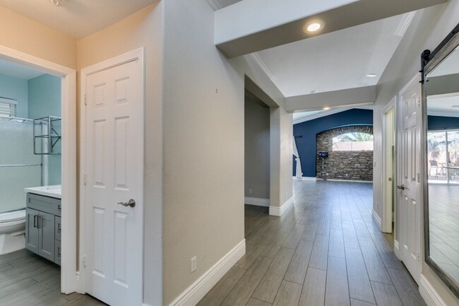 Building Photo - 10002 Long Barrow Ct