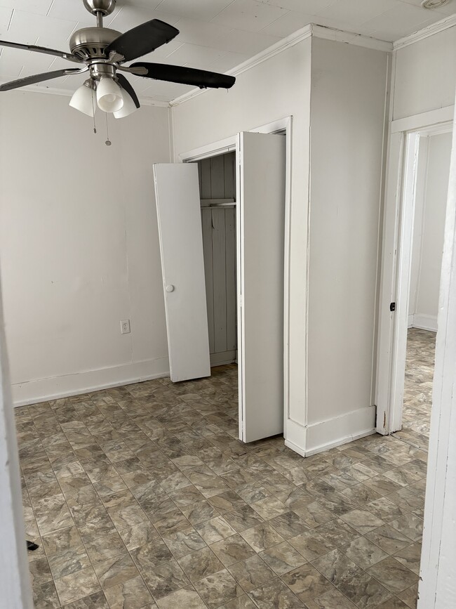 Building Photo - 505 E Main St