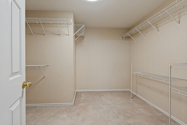 Building Photo - 153 Hanging Moss Dr