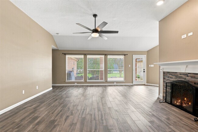 Building Photo - 5419 Teakwood Ln