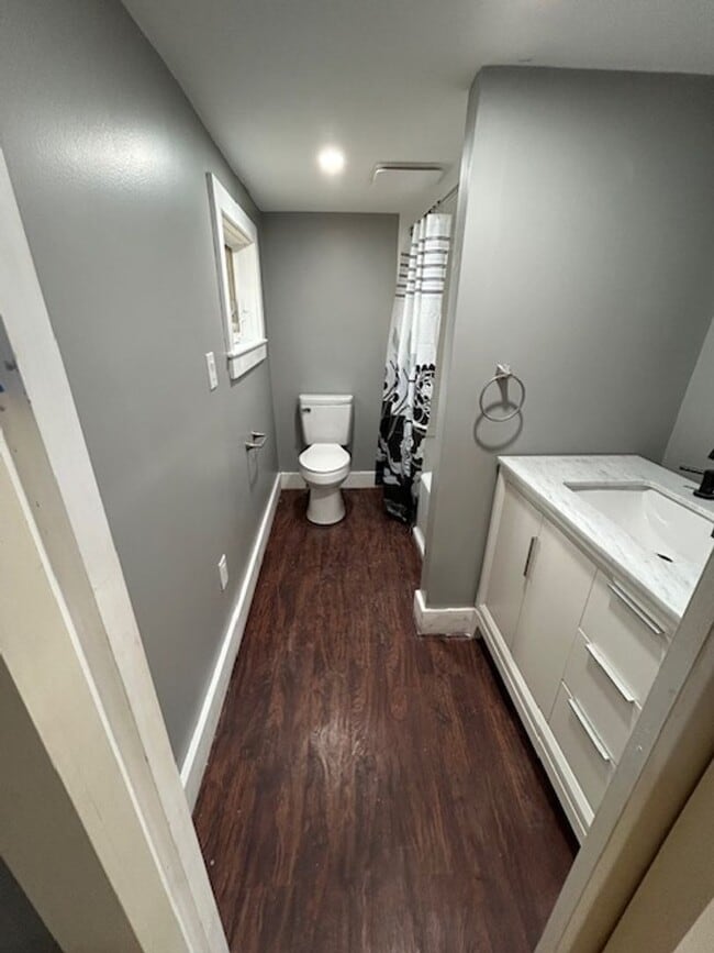 Building Photo - 35 Bath Rd