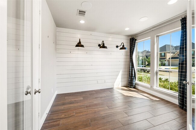 Building Photo - 28618 Casen Ranch Ln