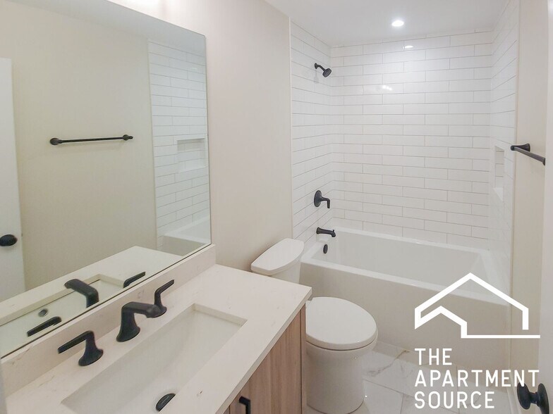 Building Photo - 4849 N Seeley Ave