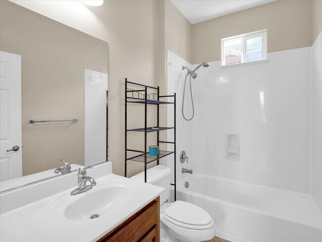 Building Photo - 4312 Middlefield Dr