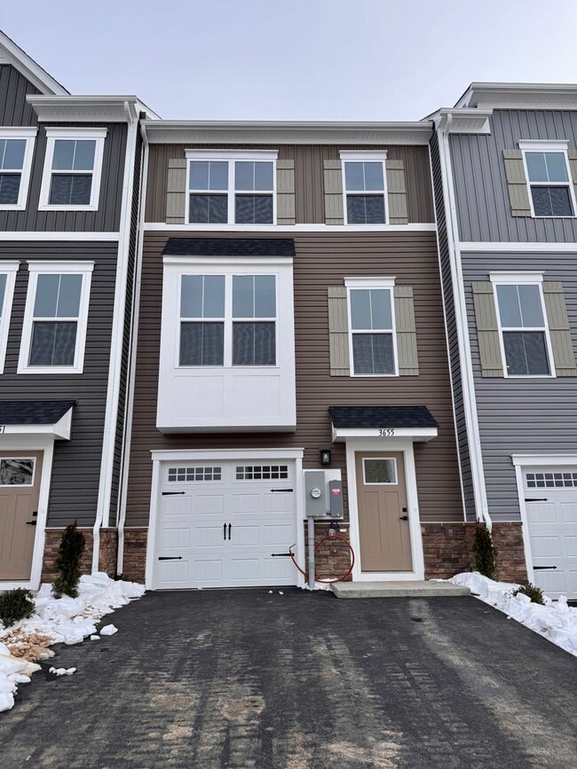 Building Photo - Brand New Townhouse in Wingate Subdivision