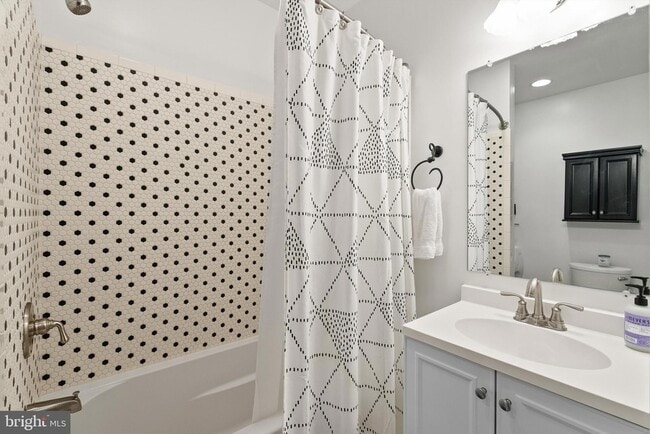Building Photo - 3369 Preston Shore Dr
