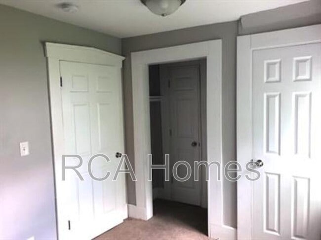 Building Photo - 1011 Dreier Pl