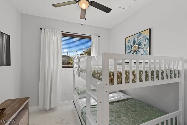 Building Photo - 2709 6th St W