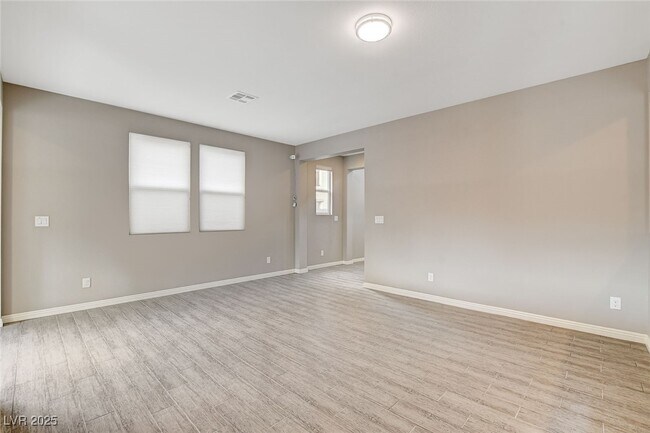 Building Photo - 6237 Fallsview Ct