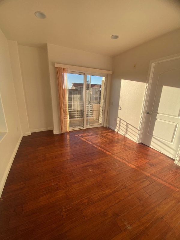 Building Photo - 332 S Virgil Ave