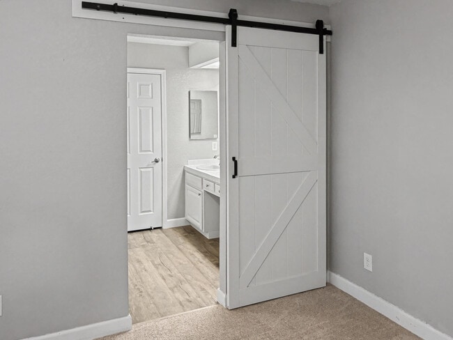 Building Photo - 76915 Turendot St