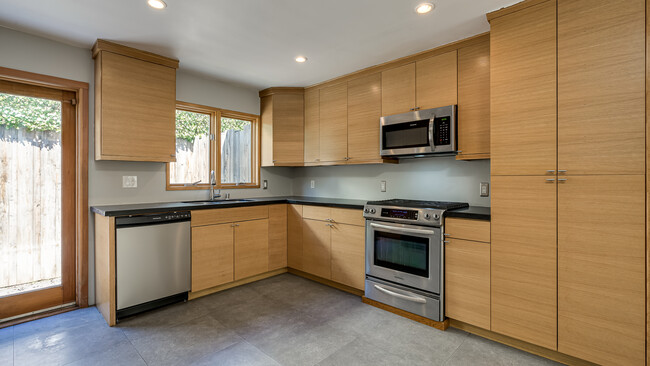 Kitchen Main House - 917 N La Jolla Ave