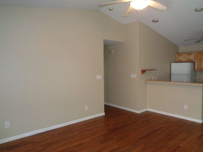 Building Photo - 134 Hemlock Dr