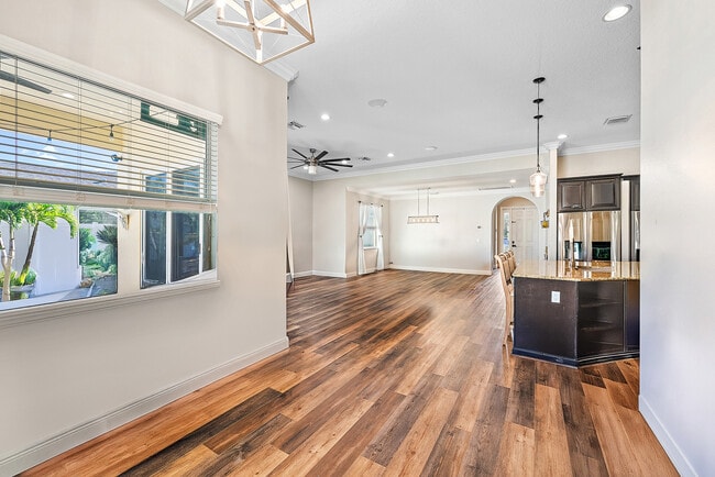 Building Photo - 10352 SW Westlawn Blvd