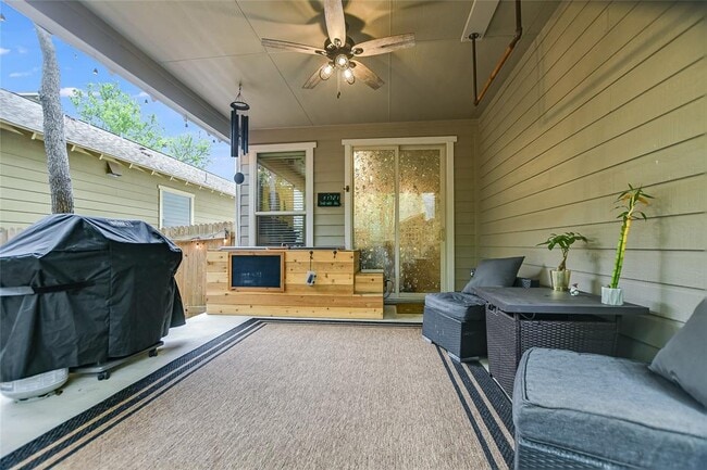Building Photo - 2516 Amur Dr