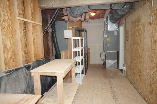 Building Photo - Spectacular SW Liar Hill 3 bedroom Townhouse