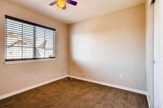 Building Photo - 805 Summer Hawk Dr