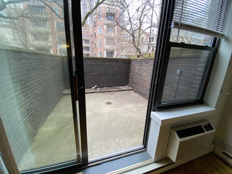 Building Photo - 1443 N Dearborn St
