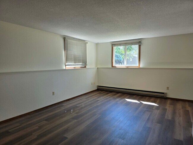 Building Photo - 317 3rd Ave SE