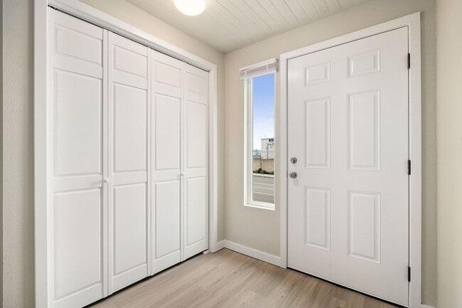 Building Photo - Recently Remodeled 3 Bedroom Home in Everett!