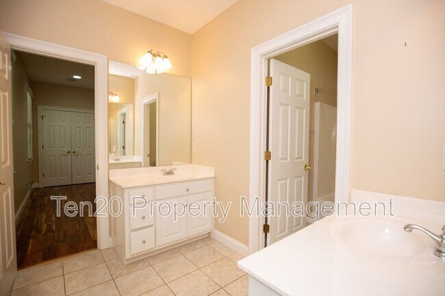 Building Photo - 4701-12 Turnberry Ln
