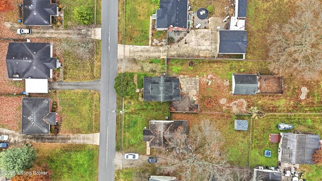 Building Photo - 7173 Beechland Ave