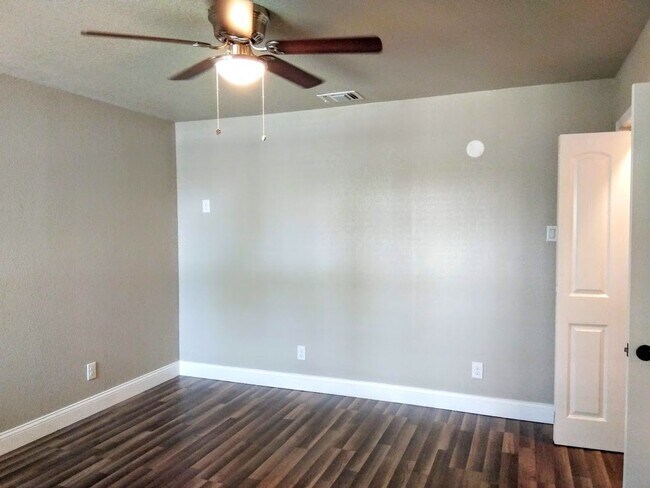 Building Photo - *COMING SOON* Charming 3BR/2BA Home with Covered Porch & Stainless Steel Appliances!