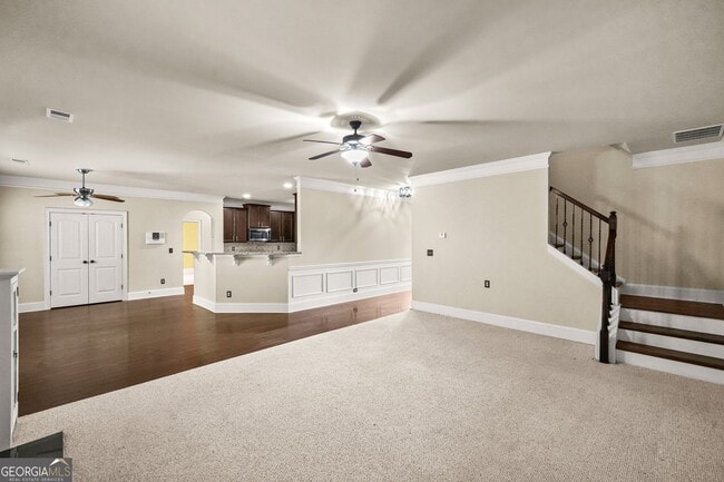 Building Photo - 882 Nestling Dr