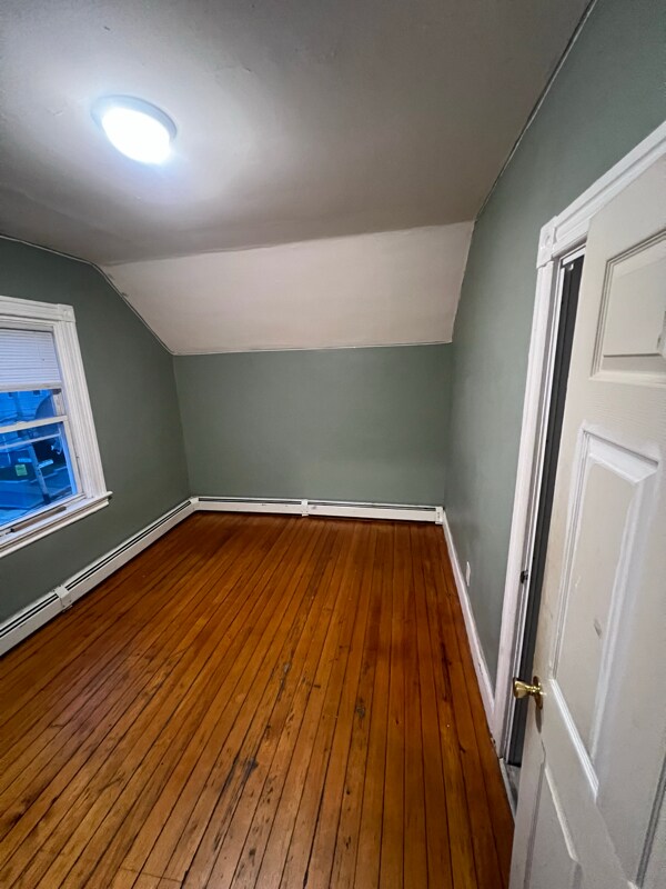 Building Photo - 827 Atwells Ave